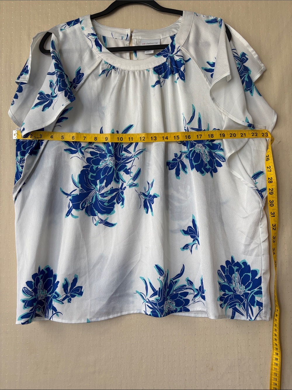 Liz Claiborne Blue Floral Flutter Cold Shoulder Blouse XL White Satin Top - Picture 5 of 10